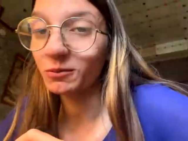 Evacrazys live cam preview