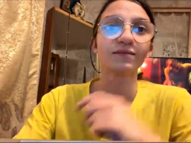 Evacrazys, en directo ahora en BongaCams