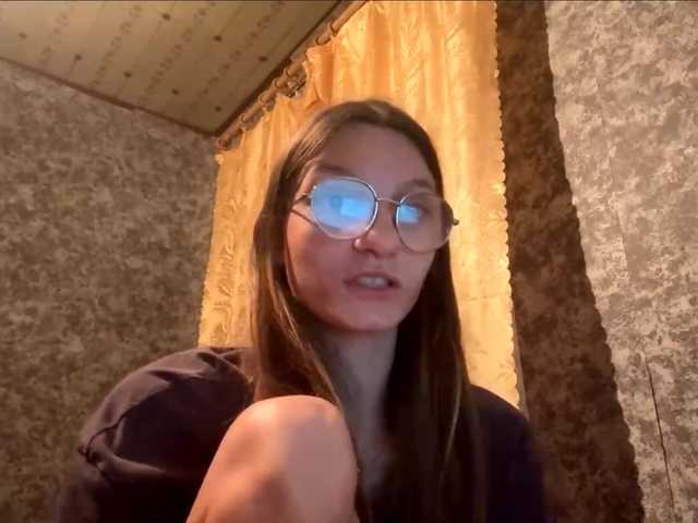 Evacrazys live cam on BongaCams