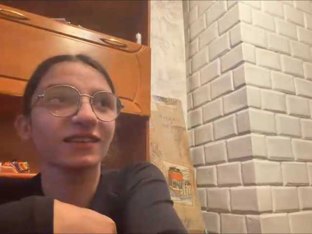 Evacrazys live on BongaCams