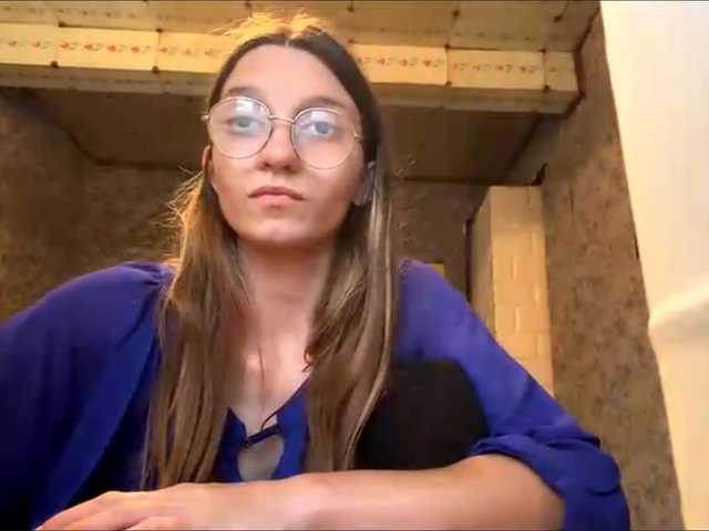 Evacrazys live cam preview