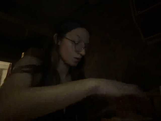 Evacrazys live cam on BongaCams