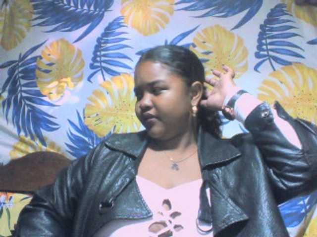 Djenni1 live cam on BongaCams
