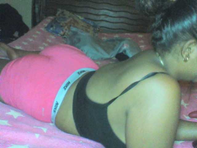 Djenni1 live cam on BongaCams