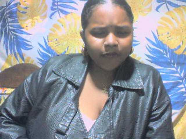 Djenni1 live webcam show