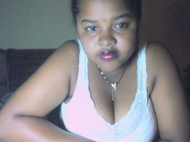 Djenni1 live cam on BongaCams