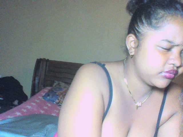 Djenni1 live cam on BongaCams