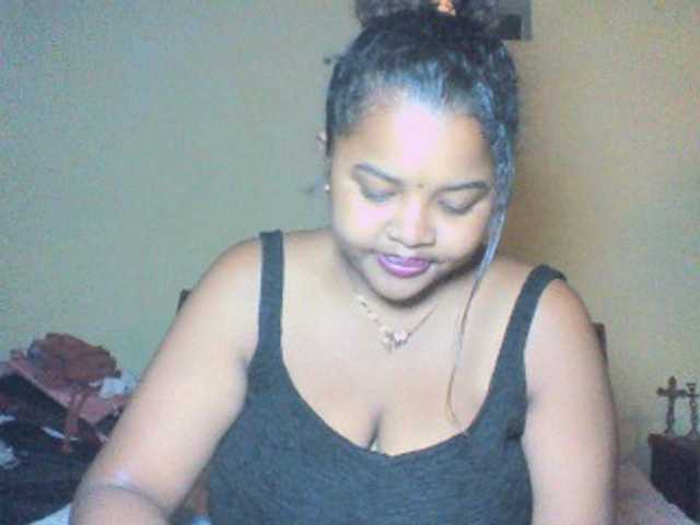 Djenni1 live cam on BongaCams