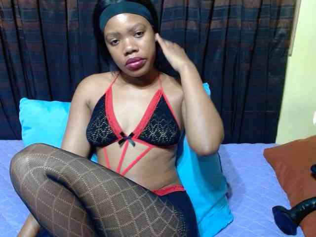 ObedientBlackBabe webcam