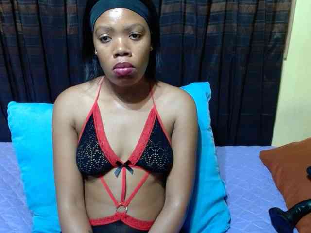 ObedientBlackBabe webcam