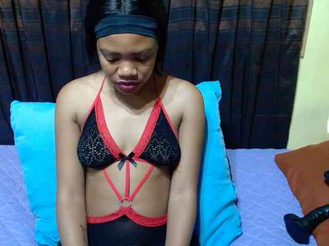 ObedientBlackBabe webcam