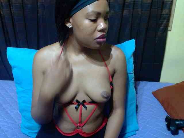 ObedientBlackBabe webcam