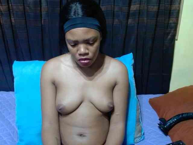 ObedientBlackBabe webcam