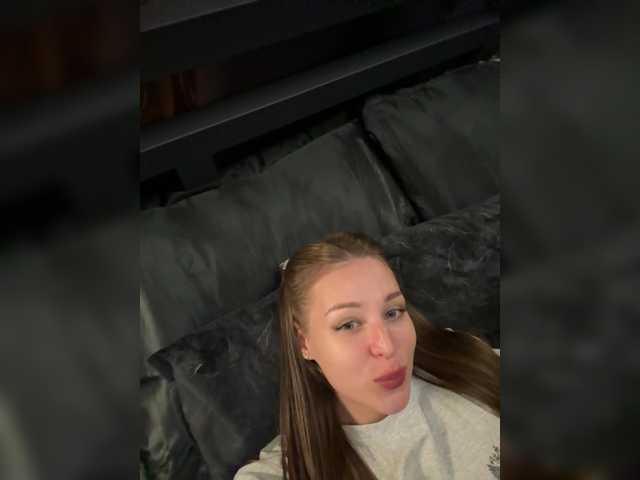 Malishka555 live cam