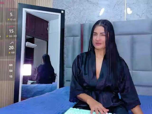ExoticNativeLatina, en vivo ahora en BongaCams