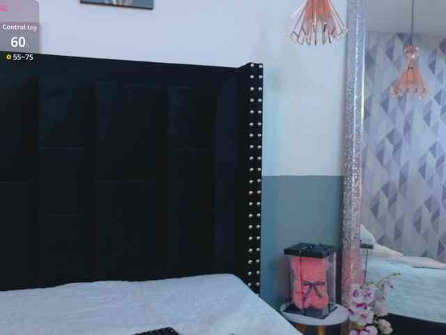 exoticnativelatina's live room