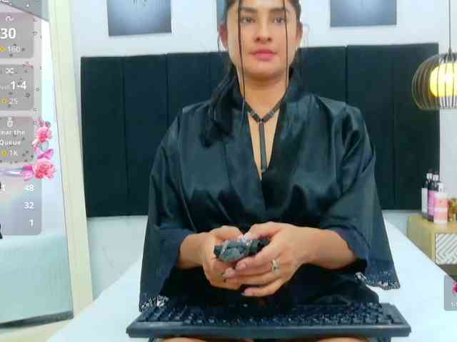 ExoticNativeLatina webcam