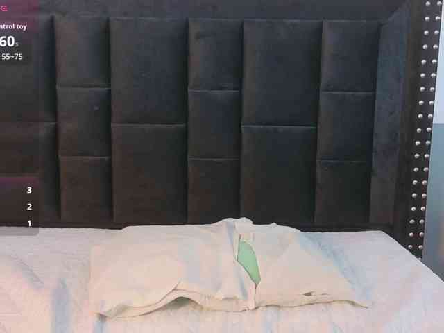 exoticnativelatina's live room