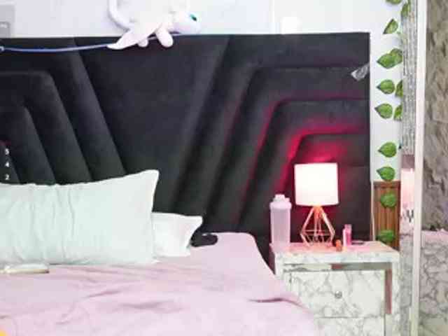 exoticnativelatina's live room
