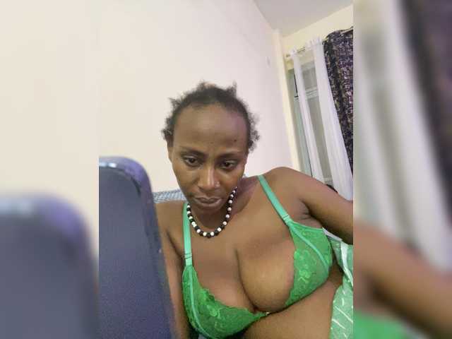 Lubicharm live cam on BongaCams