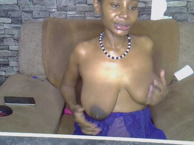 Lubicharm live cam on BongaCams