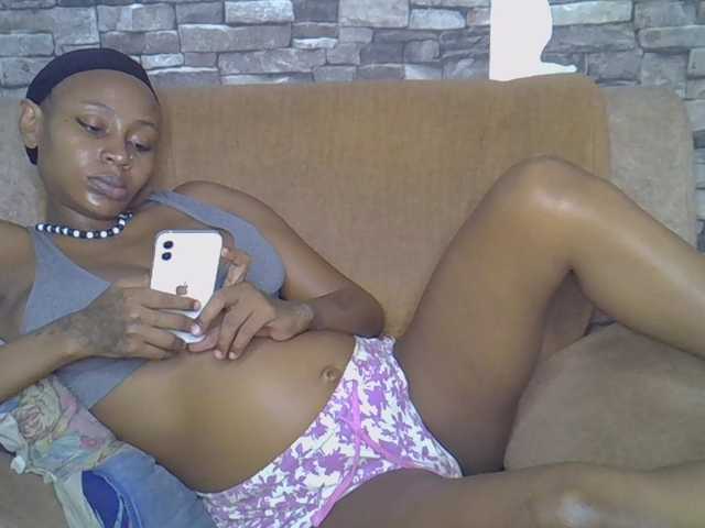 Lubicharm live cam on BongaCams