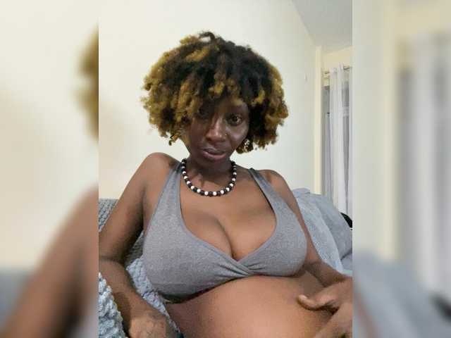 Lubicharm live cam on BongaCams