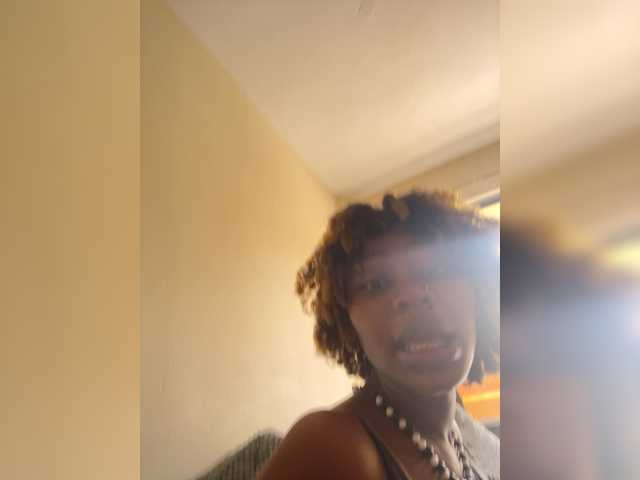 Lubicharm live cam on BongaCams