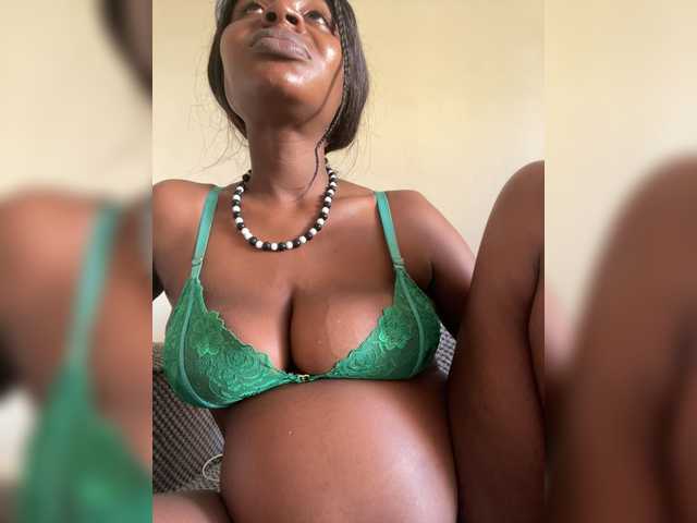 Lubicharm live cam on BongaCams