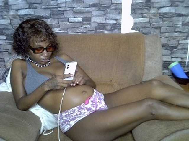 Lubicharm live cam on BongaCams