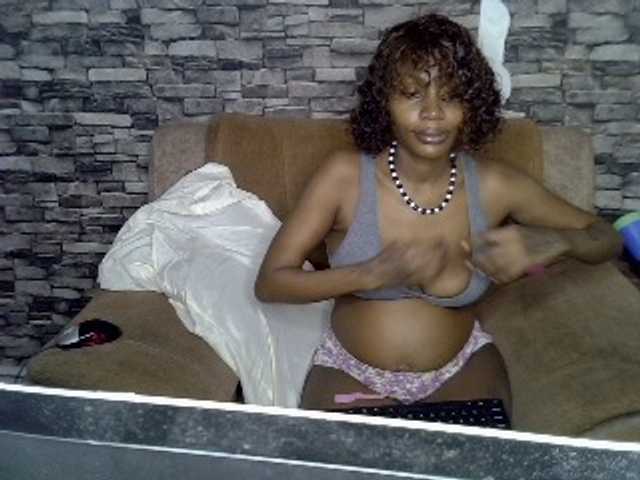 Lubicharm live cam on BongaCams