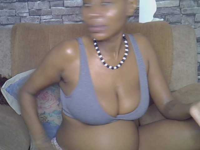 Lubicharm live cam on BongaCams