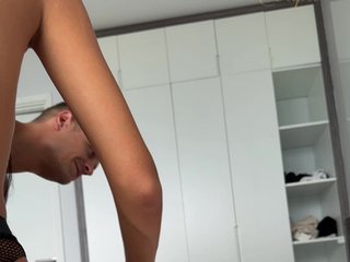 Honeyed_Couple