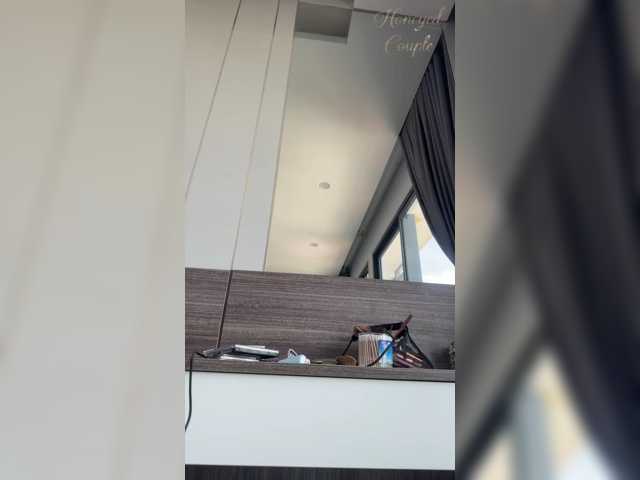 Honeyed_Couple