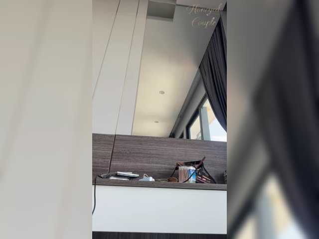 Honeyed_Couple