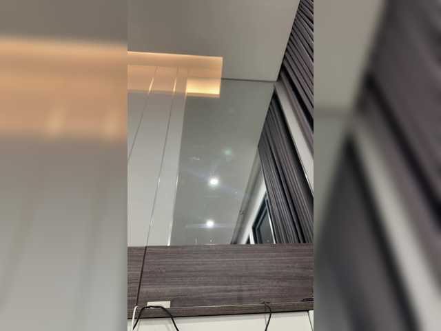 Honeyed_Couple