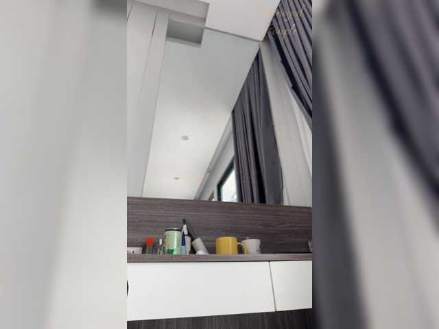 Honeyed_Couple