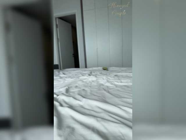 Honeyed_Couple