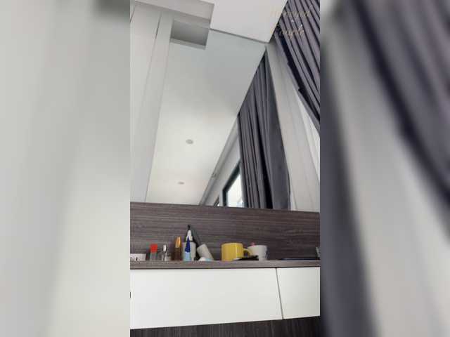 Honeyed_Couple
