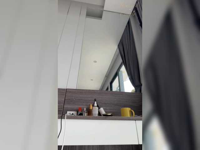 Honeyed_Couple