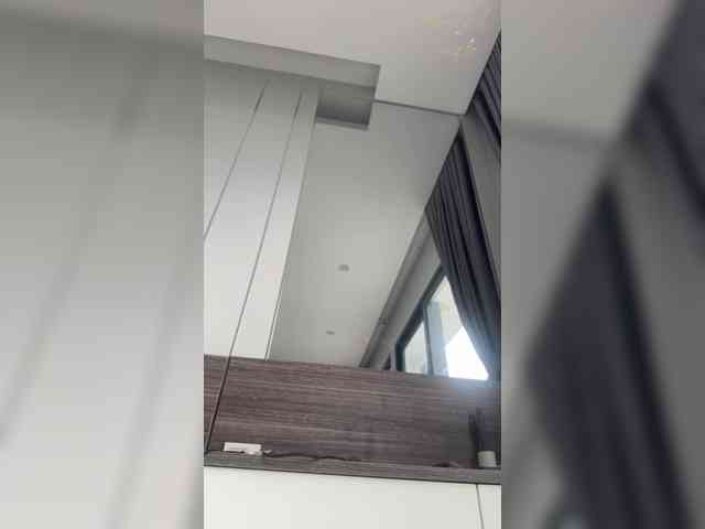 Honeyed_Couple