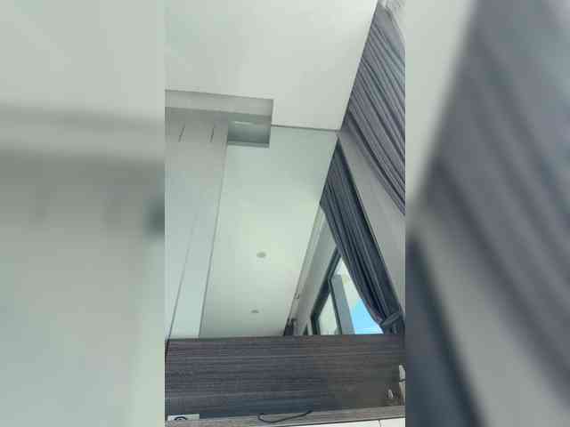 Honeyed_Couple