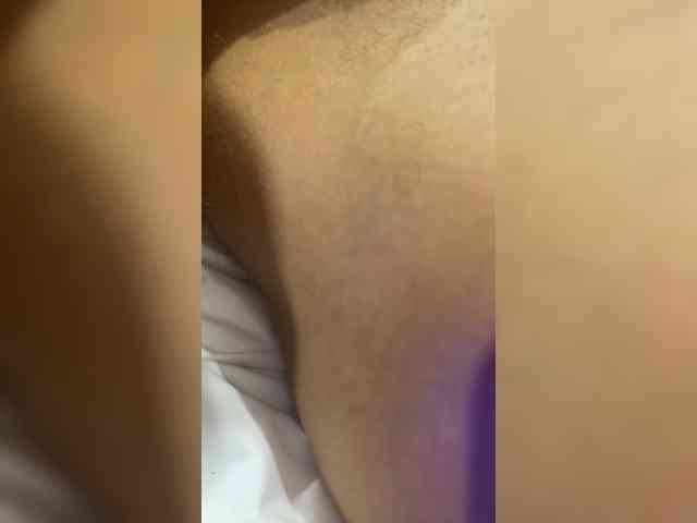 Model: Honeyed_Couple