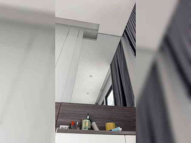 Honeyed_Couple
