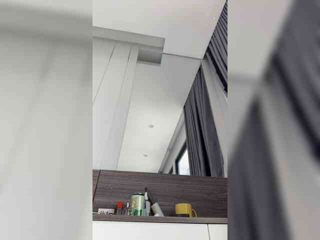 Honeyed_Couple