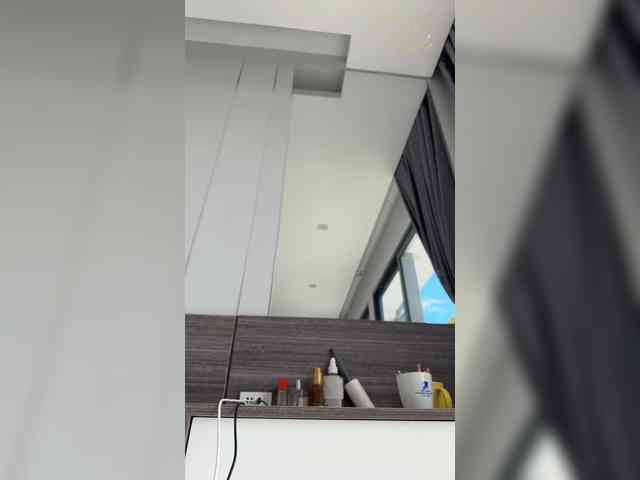 Honeyed_Couple