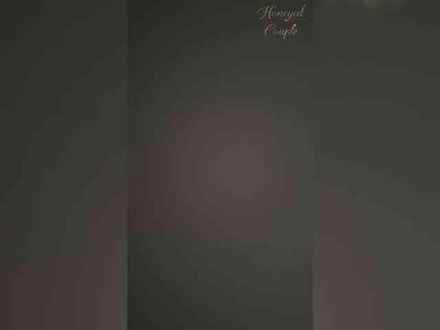 Honeyed_Couple