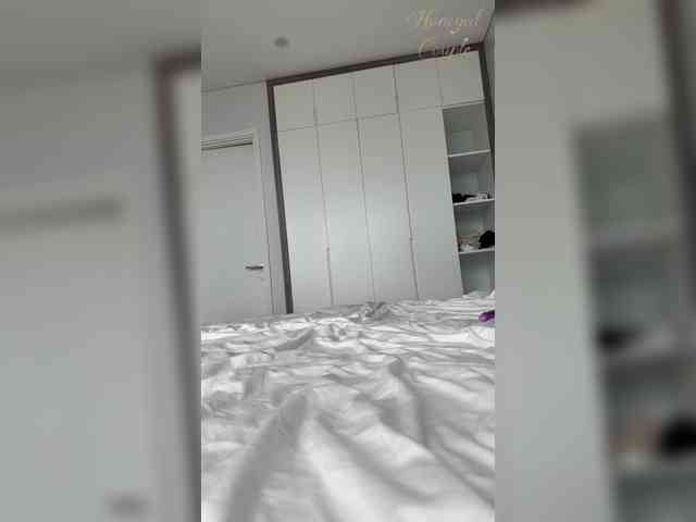 private live sex show HoneyedCouple8