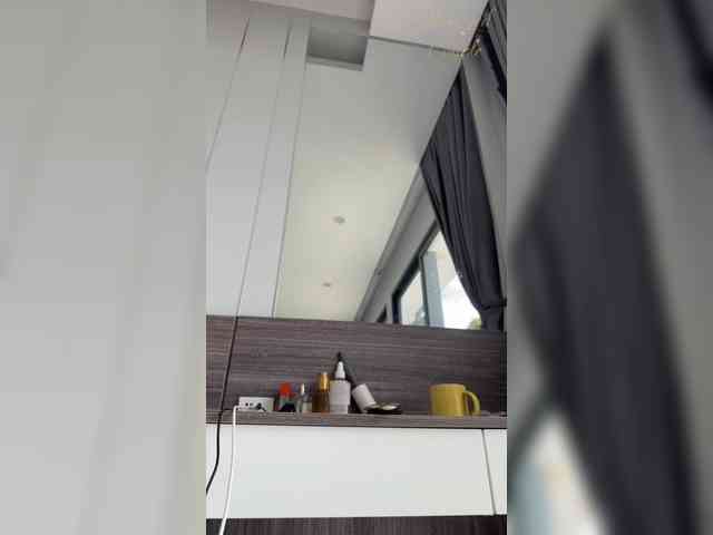 Honeyed_Couple