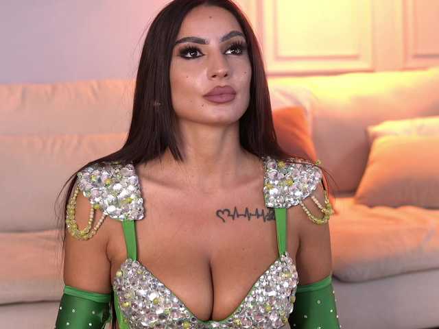 SiennaHays live cam on BongaCams